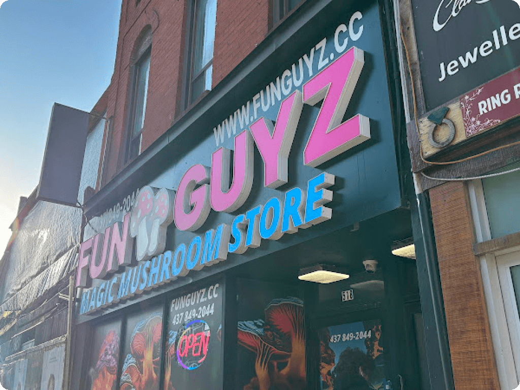 funguyz-magic-mushroom-dispensary-queen-and-bathurst-2 (1) Funguyz in Downtown Toronto, storefront on Queen and Bathurst