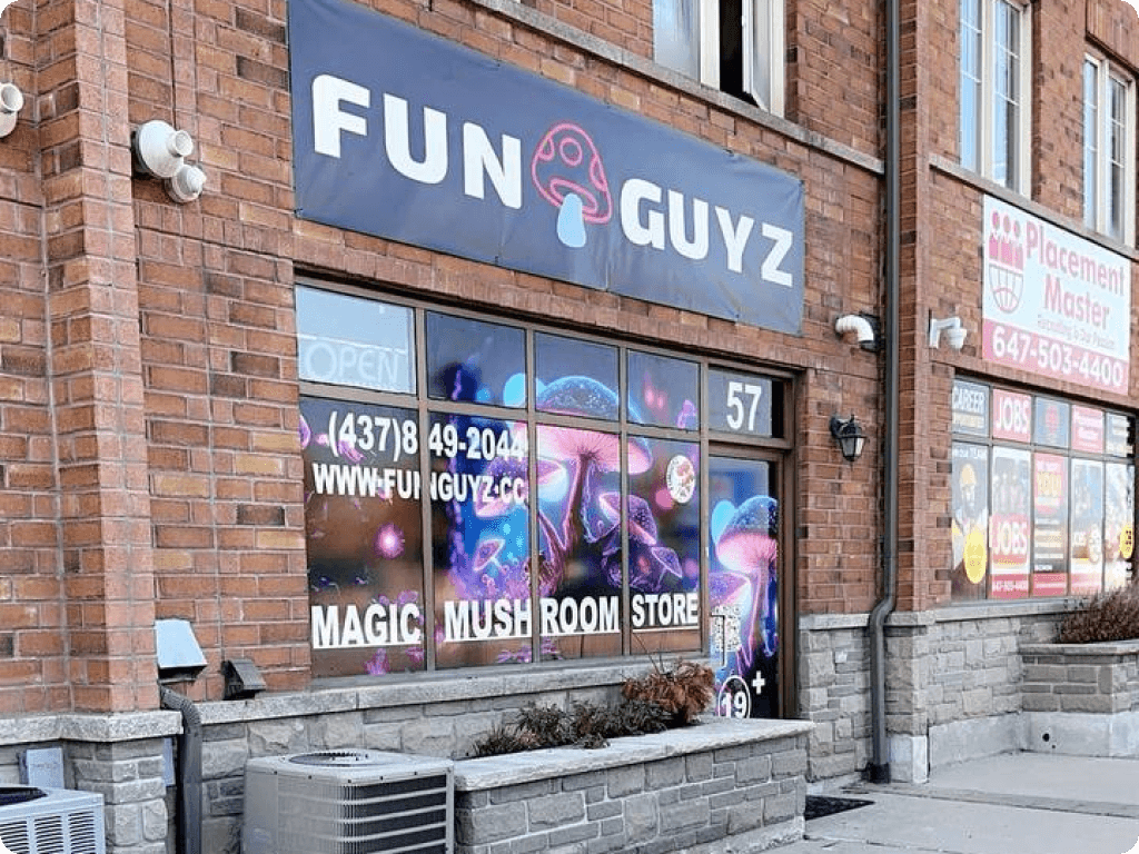 funguyz-magic-mushrooms-dispensary-brampton-1 Funguyz magic mushrooms dispensary in Brampton, view on the storefront from the street
